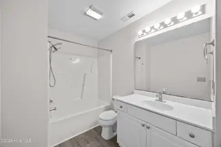 3967 Winds Ridge Drive, Wilmington, NC 28409 — 3-bedroom townhome in Winds Ridge, Wilmington, NC, photo 17 of 54: 18_bathroom