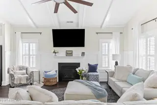 2212 Lakeside Circle, Wilmington, NC 28401 – photo 3: 008_2212_lakeside_circle-6_25