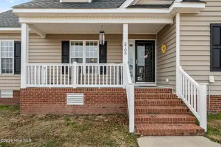 2705 Camille Drive, Winterville, NC 28590 – photo 3: 36-web-or-mls-LHV_5259