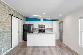 501 Deer Path, Calabash, NC 28467 — 2-bedroom home in Saltaire Village, Calabash, NC, photo 12 of 57: Kitchen