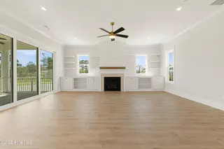 503 Swan Court, Beaufort, NC 28516 – photo 10: Large Living Room with Gas Fireplace