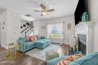 175 Moonstone Court, Jacksonville, NC 28546 – photo 7: Living Room