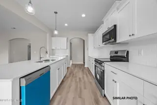 1109 Lunenburg Place, Jacksonville, NC 28540 – photo 10: 8-web-or-mls-IMG_9285