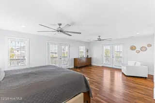 306 Coral Drive, Wrightsville Beach, NC 28480 — 5-bedroom home in Harbor Island, Wrightsville Beach, NC, photo 21 of 57: 018_306_coral_drive-15_538