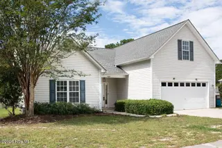 6600 Dorrington Drive, Wilmington, NC 28412 — 4-bedroom home in Lords Creek, Wilmington, NC, photo 2 of 33: 6600Dorrington_004