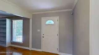 268 Shoreline Drive, New Bern, NC 28562 – photo 15: foyer