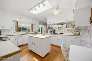 1904 York Street, Kinston, NC 28504 – photo 14: 38-web-or-mls-img_5193