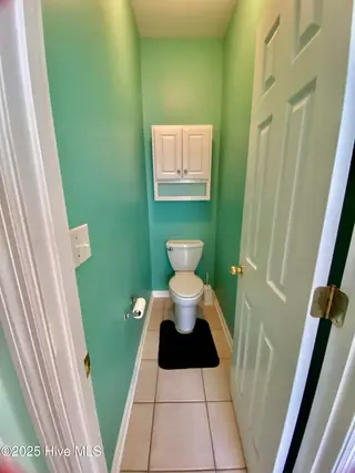 7599 Dunbar Drive SW, Sunset Beach, NC 28468 – photo 21: Primary Bath