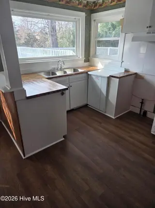 604 Hines Avenue, Kinston, NC 28504 – photo 5: Kitchen