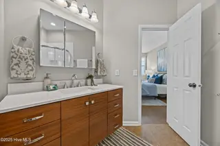 1010 Avenshire Circle, Wilmington, NC 28412 – photo 18: Primary bathroom