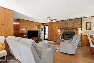 500 Maple Lane, Morehead City, NC 28557 – photo 5: Living space
