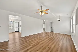 134 Luke Court, New Bern, NC 28560 – photo 15: Living Room