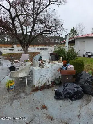 306 Greenfield Boulevard, Greenville, NC 27834 – photo 4: 20251205_121147
