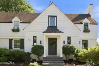 1702 E 5th Street, Greenville, NC 27858 – photo 4: 3-web-or-mls-IMG_0007_edit (2)