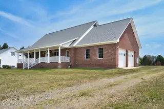 4461 S Halifax Road, Rocky Mount, NC 27803 — 3-bedroom home in River Glenn, Rocky Mount, NC, photo 2 of 36: 001-4461SouthHalifaxRoad-RockyMount-NC-2