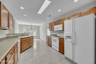 4217 Ashley Park Drive, Wilmington, NC 28412 — 4-bedroom home in Georgetowne, Wilmington, NC, photo 9 of 41: 009_img_8036_555