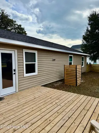 124 Jefferson Street, Beaufort, NC 28516 — 3-bedroom home in Kathryn Court, Beaufort, NC, photo 22 of 30: IMG_0828