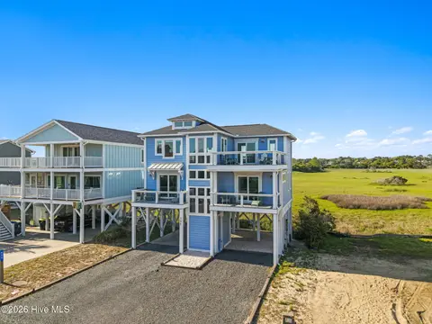 598 Ocean Blvd W, Holden Beach