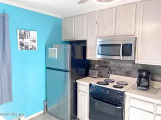 2250 New River Inlet Road 311, North Topsail Beach, NC 28460 – photo 7: f87f7da5-3c14-4517-9225-24d42f6ecabb
