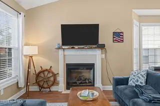 126 Meadow View Drive, New Bern, NC 28562 – photo 17: Living Room