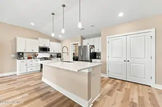 1504 Mainsail Road, Morehead City, NC 28557 – photo 9: Kitchen