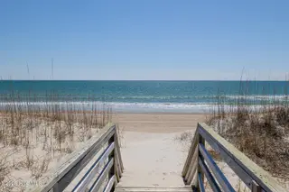 1509 Ocean Drive West, Emerald Isle, NC 28594 — 4-bedroom townhome in Emerald Isle By The Sea, Emerald Isle, NC, photo 23 of 26: 2 Seas the Day West 039
