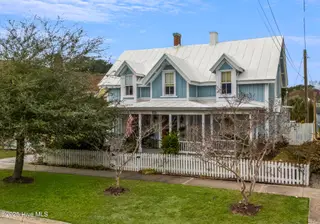 211 Turner Street, Beaufort, NC 28516 – photo 2: 211 Turner Street