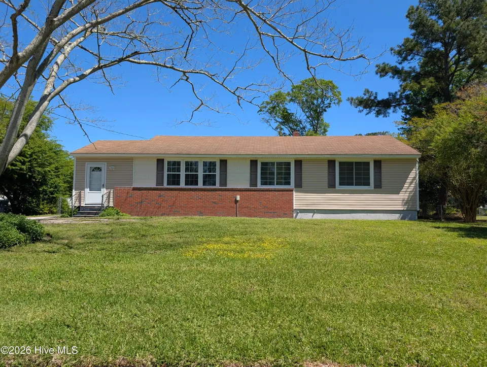 418 Decatur Road, Jacksonville, NC 28540 – photo 1 of 18: front