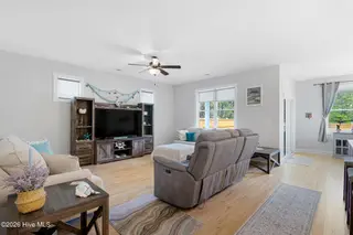 120 E Camp Kiro Road, New Bern, NC 28560 – photo 4: Living Room