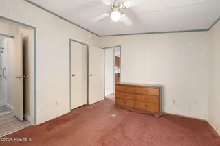 100 Lindsey Court, Beaufort, NC 28516 — 3-bedroom manufactured home in Green Meadows, Beaufort, NC, photo 18 of 38: Principal Bedroom