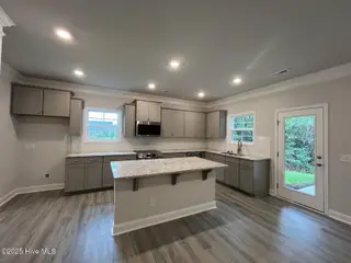 1225 Mandevilla Drive SE, Bolivia, NC 28422 – photo 10: Kitchen