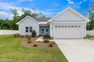 430 Raven Glen Drive, Southport, NC 28461 – photo 4: 3-web-or-mls-GI - 430 Raven Glen Dr - Li