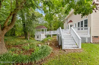 103 Marina Court, Jacksonville, NC 28540 — 4-bedroom home in Riverwood Estates, Jacksonville, NC, photo 3 of 53