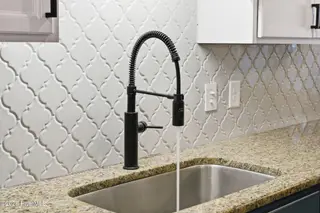 565 W Philadelphia Avenue, Pinebluff, NC 28373 – photo 19: New Tile backsplash