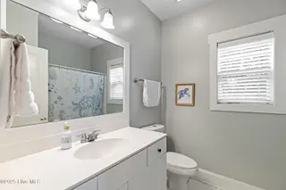 704 Ocean Boulevard 2, Carolina Beach, NC 28428 – photo 13: First floor bathroom