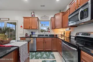113 Long Pond Drive, Sneads Ferry, NC 28460 – photo 10: Kitchen