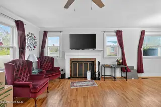 2714 Princess Place Drive, Wilmington, NC 28405 – photo 9: 09_2714_Princess_Pl_Dr_Wilmington_NC_284