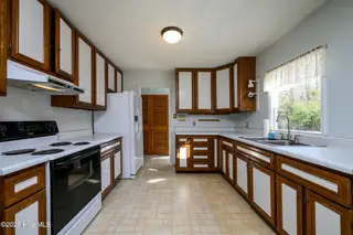 115 Carolina Pines Boulevard, New Bern, NC 28560 – photo 13: Kitchen