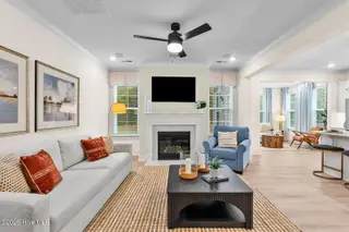 621 Dressage Way, Wilmington, NC 28411 — 5-bedroom home in Scotts Hill Village, Wilmington, NC, photo 8 of 20: Great Room 4 - SIMILAR HOME NOT SUBJECT