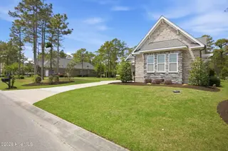 6661 Summerhill Glen SW, Ocean Isle Beach, NC 28469 — 3-bedroom home in Ocean Ridge Plantation, Ocean Isle Beach, NC, photo 5 of 45: 50-web-or-mls-img_7951