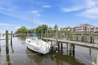 744 E Front Street, New Bern, NC 28560 – photo 4: 52-web-or-mls-0C0A4120