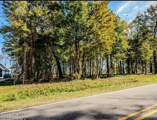 137-140 137-140 Near 3461 Waccamaw Road S, Lake Waccamaw, NC 28450 – photo 17: IMG_0788