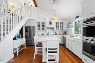 219 Shoreline Drive E, Sunset Beach, NC 28468 – photo 13: 15-web-or-mls-cammediallc.com (39 of 56)