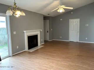 3716 Elizabeth Avenue, New Bern, NC 28562 – photo 13: Living room