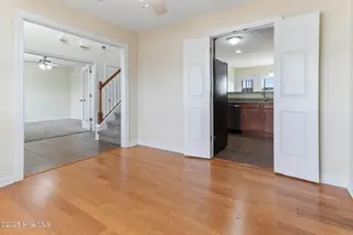 915 Savannah Drive, Jacksonville, NC 28546 – photo 12: 27-web-or-mls-IMG_9571