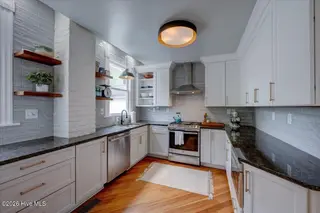 229 New Street, New Bern, NC 28560 – photo 7: Kitchen