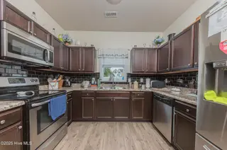 512 Caldwell Loop, Jacksonville, NC 28546 – photo 16: 16KITCHEN