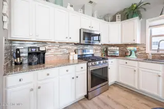 318 Bungalow Drive, New Bern, NC 28562 – photo 18: Finished Room over Garage