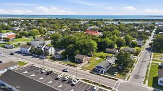 608 Cedar Street, Beaufort, NC 28516 – photo 8: 8-web-or-mls-DJI_20260902160104_0501_D