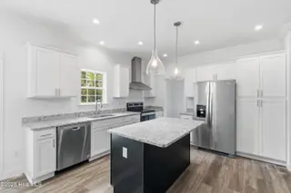 9163 Southern Boulevard SE, Winnabow, NC 28479 — 3-bedroom home, Winnabow, NC, photo 12 of 28: Kitchen